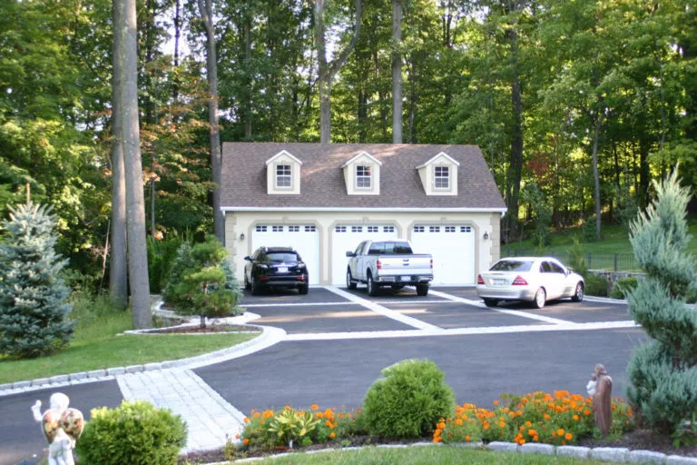 perfect sized three car garage 1 perfect sized three car garage 1