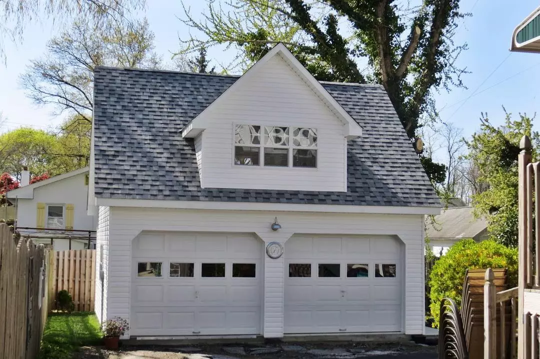 4 Unique Car Garages in Binghamton, New York 1 large car garage