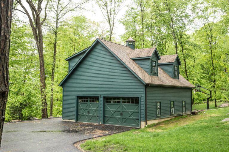 Amish Prefab Garages in VA Get a Sturdy Prefab Garage at a Great Price